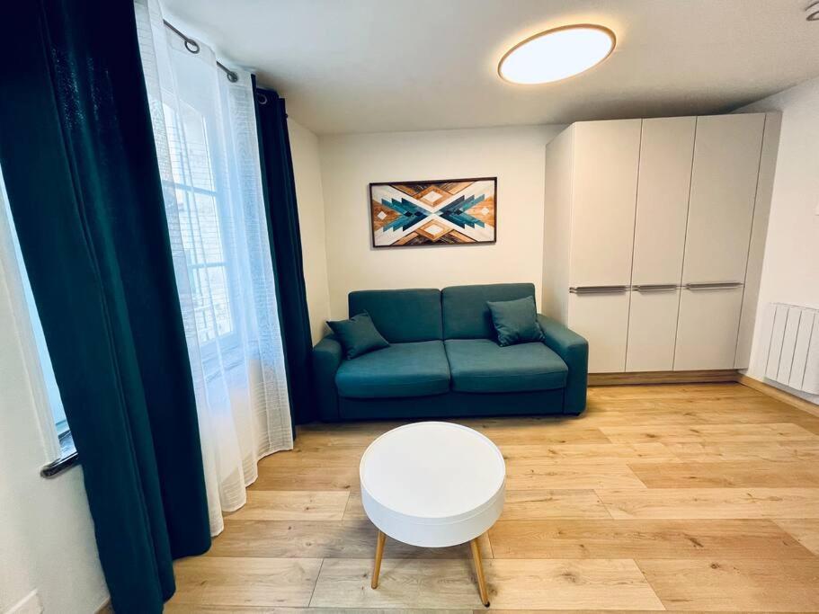 Stylish Studio In The Center Of Senlis Apartment Senlis  Exterior foto