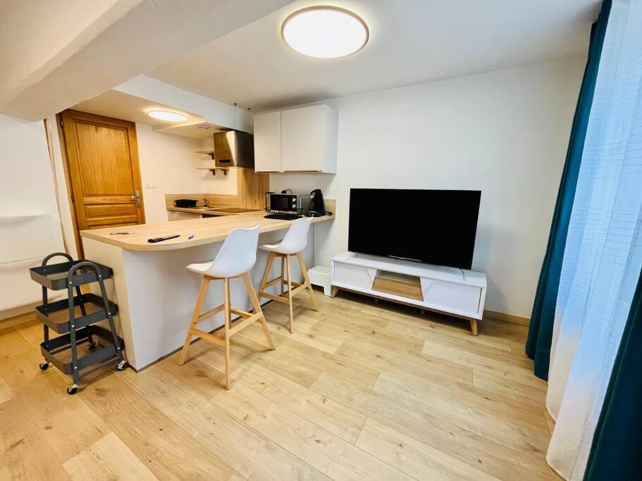 Stylish Studio In The Center Of Senlis Apartment Senlis  Exterior foto