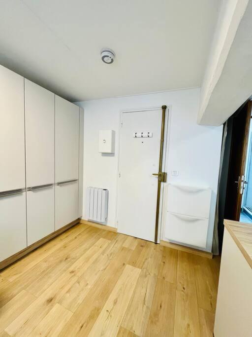 Stylish Studio In The Center Of Senlis Apartment Senlis  Exterior foto